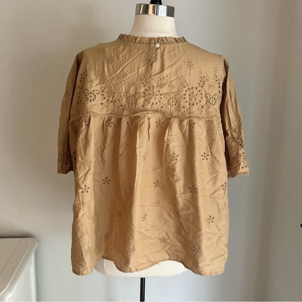 GAP Relaxed Puff Sleeve Eyelet Ruffle Elbow Sleeve Cotton Top in Tan, XL NWT - Picture 4 of 8